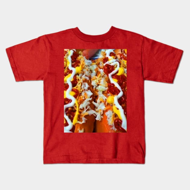 Hot dog pattern Kids T-Shirt by Foodinasty